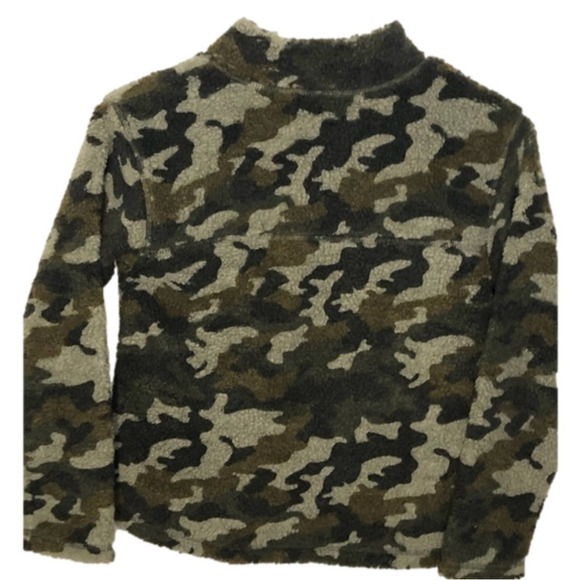 𝅺nwt Treasure And Bond Olive Camo Pullover - Picture 3 of 9